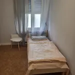 Hostel J17 *
