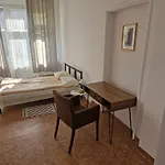 Hostel J17 *