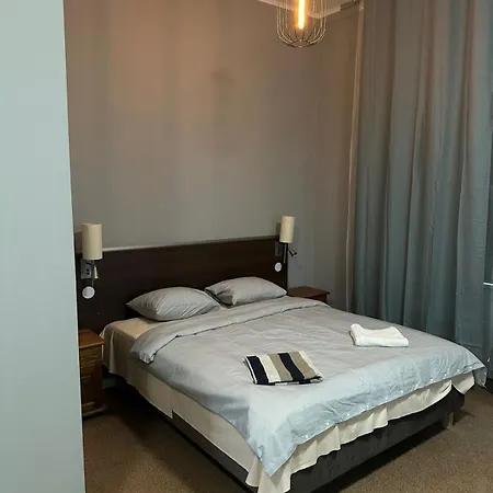 Hostel J17 *