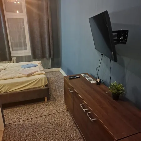 J17 Hostel *