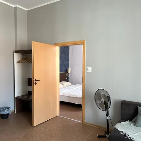 Hostel J17