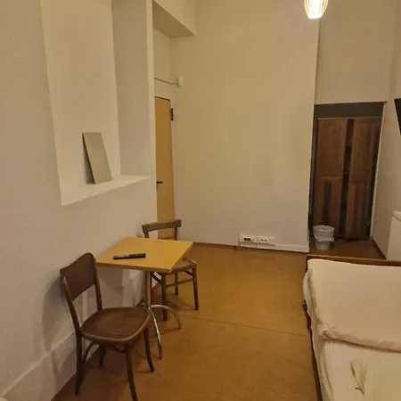 J17 Hostel *