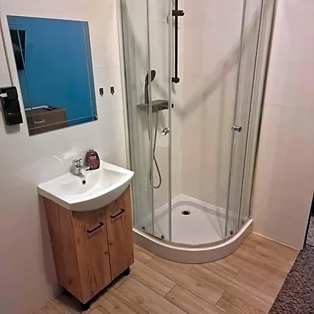 J17 Albergue *