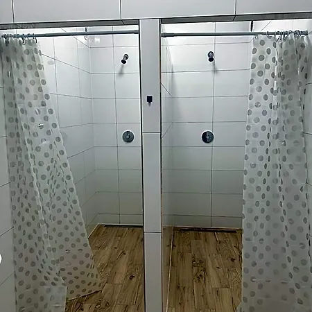 Hostel J17 *